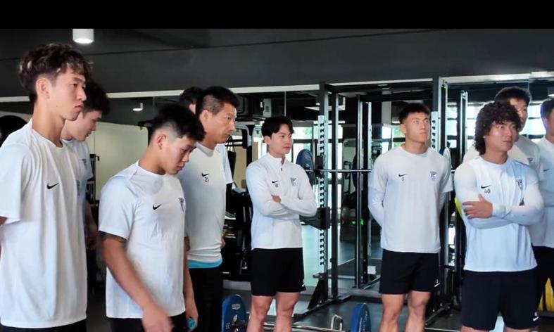 耀世娱乐登录地址-大连宁缺毋滥！引王禹+河南后卫 不如锻炼彭顺杰黄山！邝兆镭擦肩